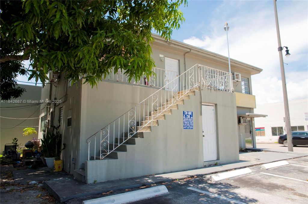 Photo of 1323 N Federal Hwy #7, Hollywood, FL 33020 (MLS # A11842687)