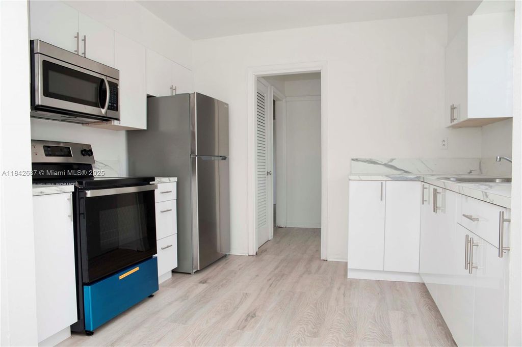 Photo of 1323 N Federal Hwy #7, Hollywood, FL 33020 (MLS # A11842687)