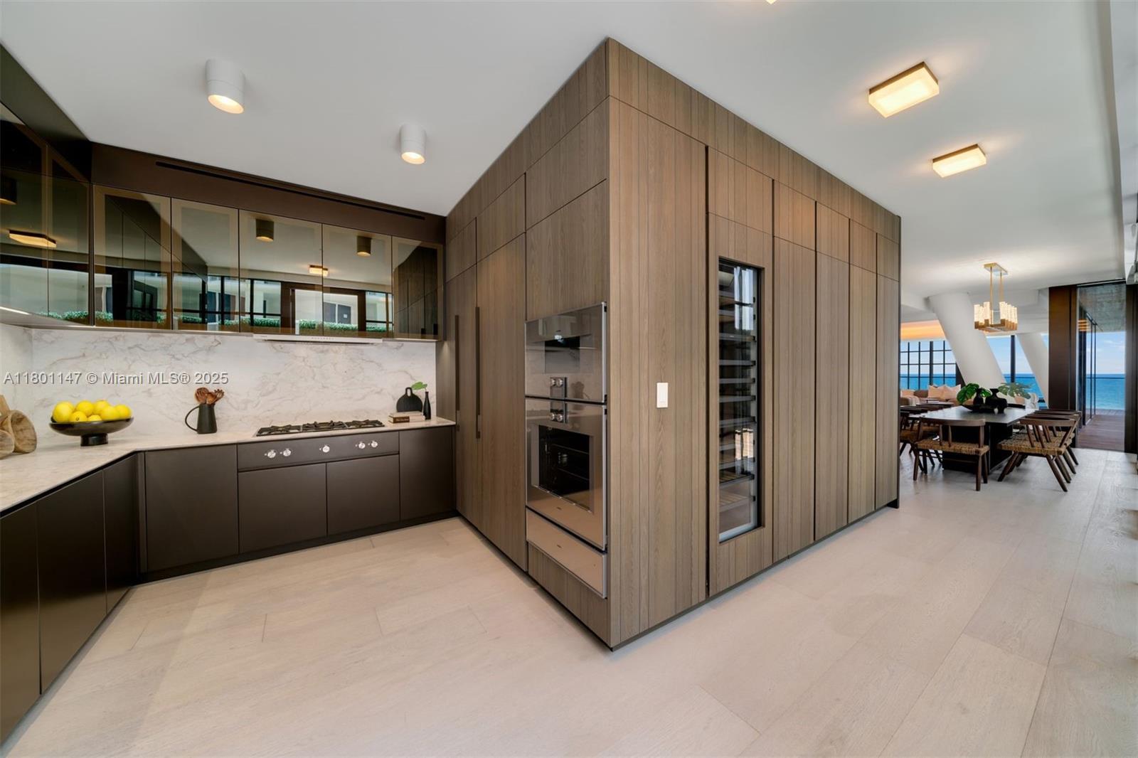 8955 Collins Ave 702