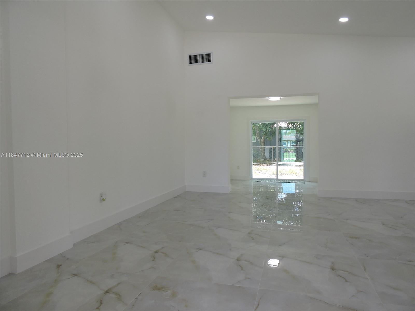 FLEETWOOD GARDENS SEC 1 - Residential