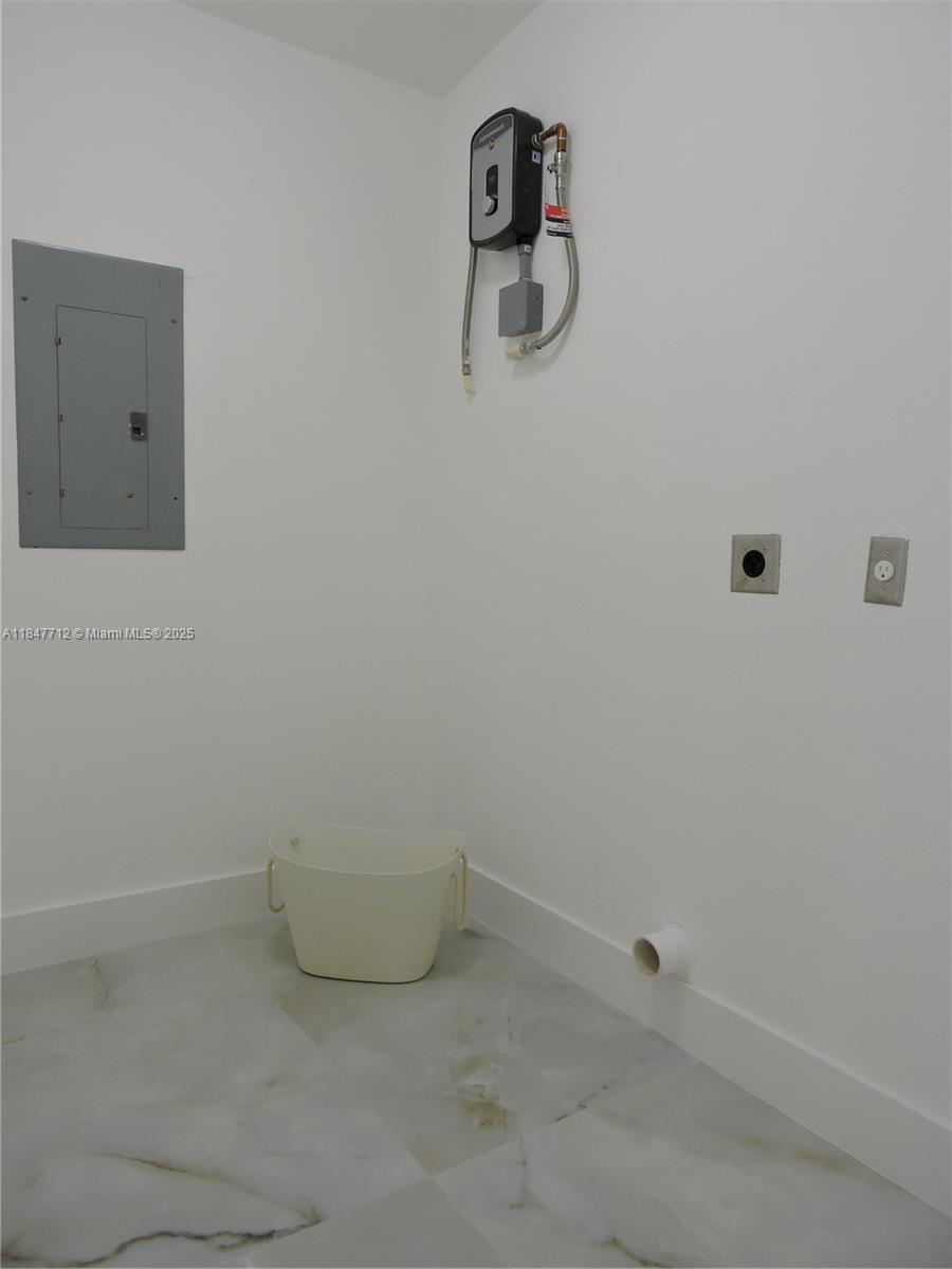 FLEETWOOD GARDENS SEC 1 - Residential