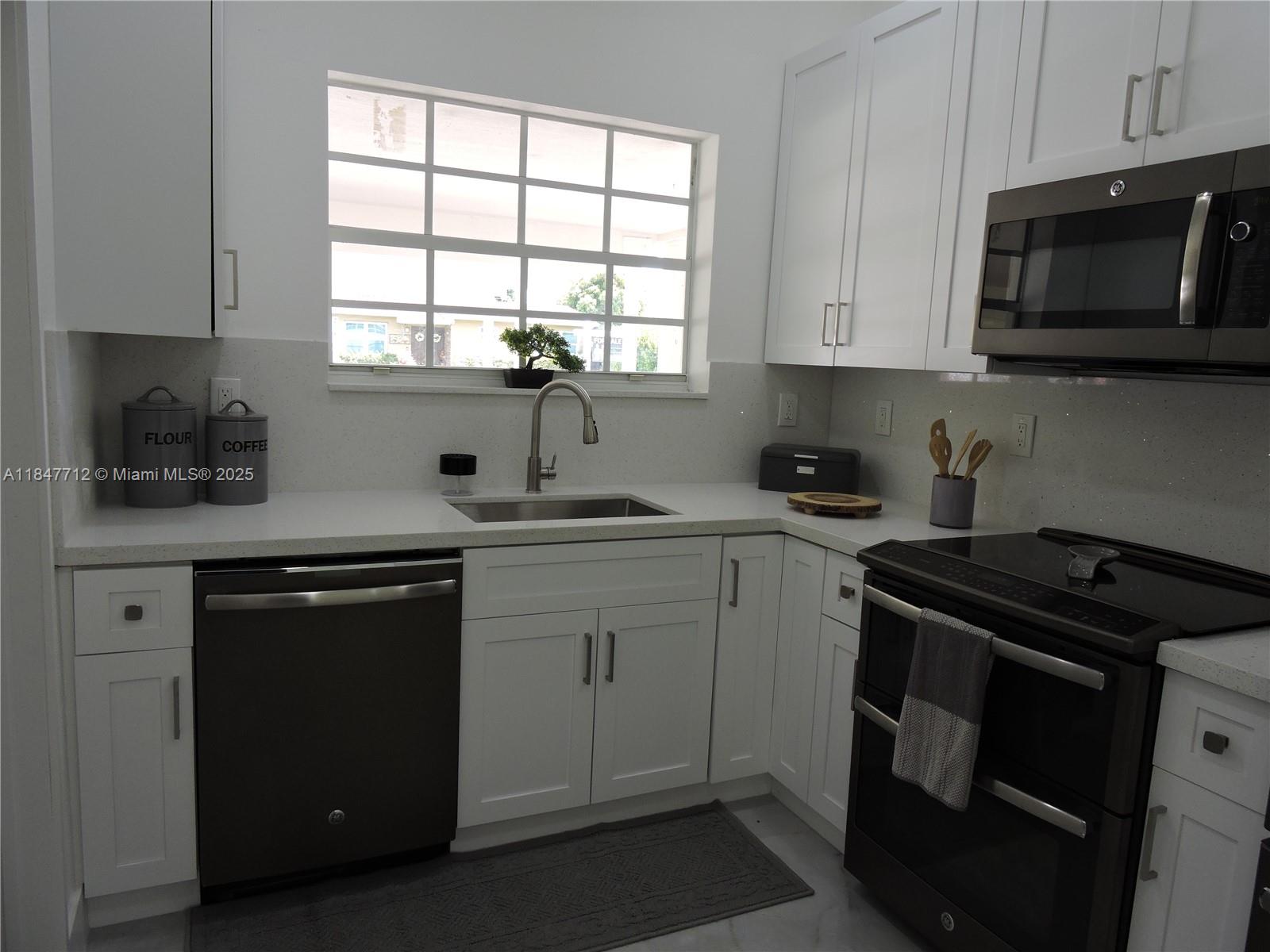 FLEETWOOD GARDENS SEC 1 - Residential