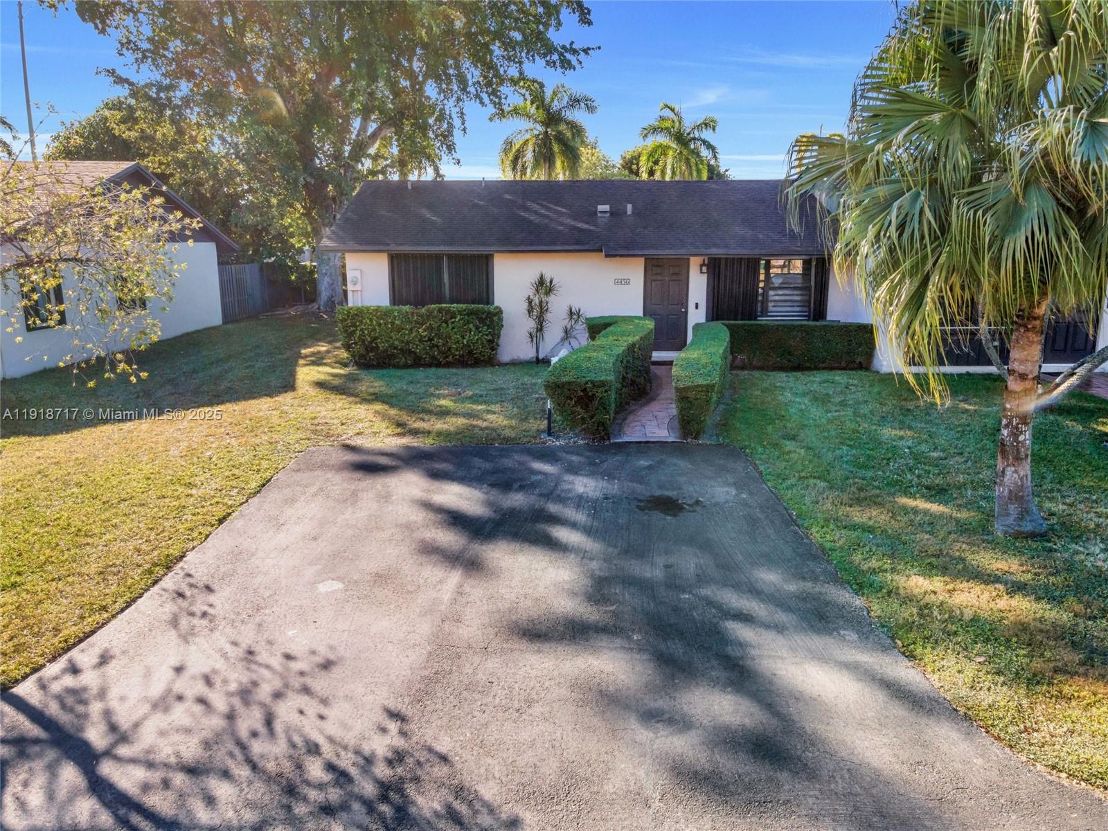 SAN SEBASTIAN TWNHSES - Residential Lease