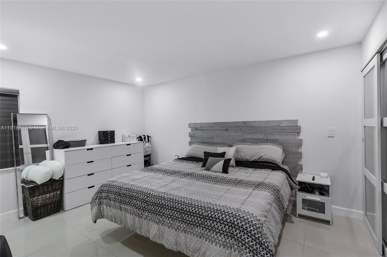 SAN SEBASTIAN TWNHSES - Residential Lease