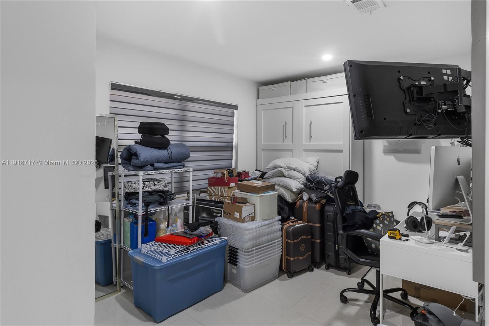 SAN SEBASTIAN TWNHSES - Residential Lease