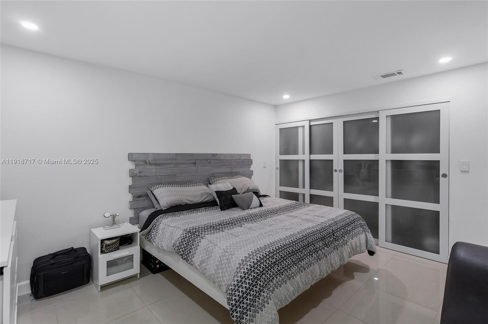 SAN SEBASTIAN TWNHSES - Residential Lease