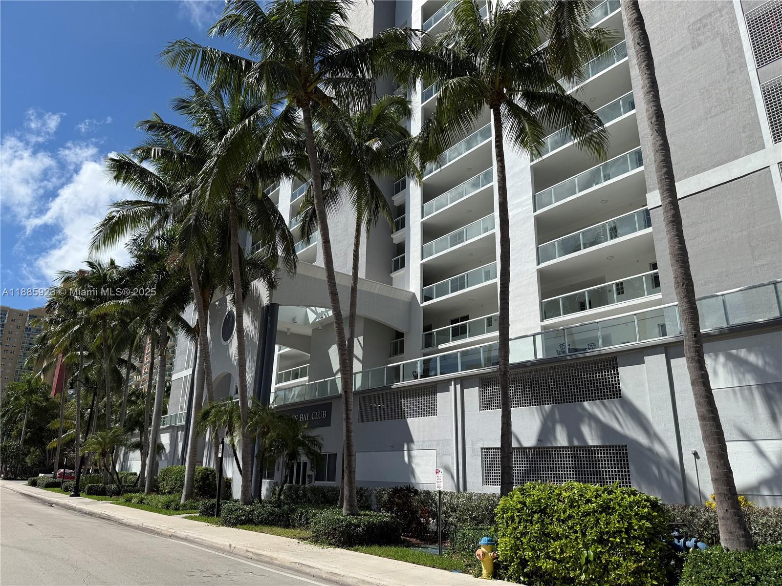 GOLDEN BAY CLUB CONDO - Residential Lease