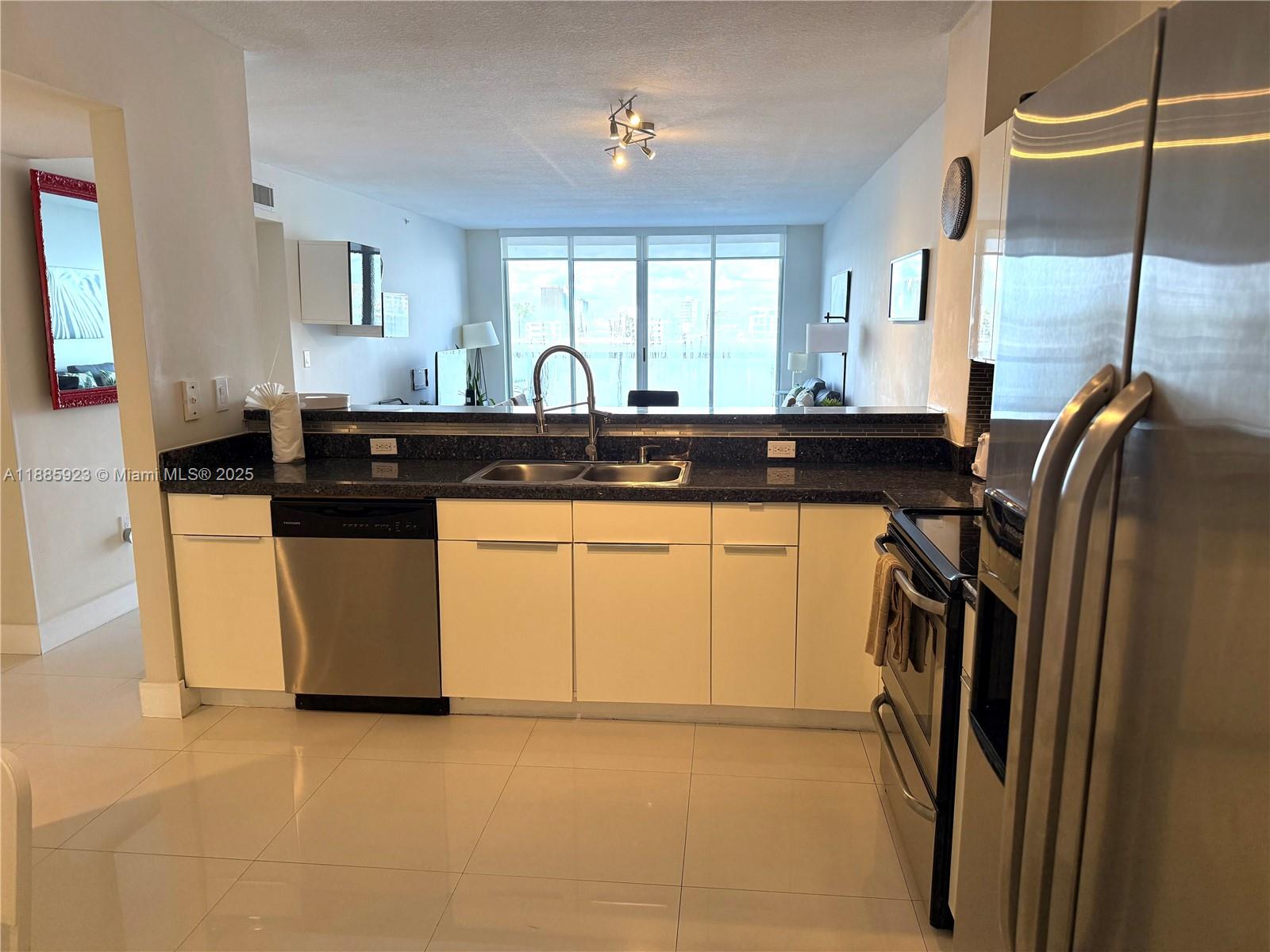 GOLDEN BAY CLUB CONDO - Residential Lease