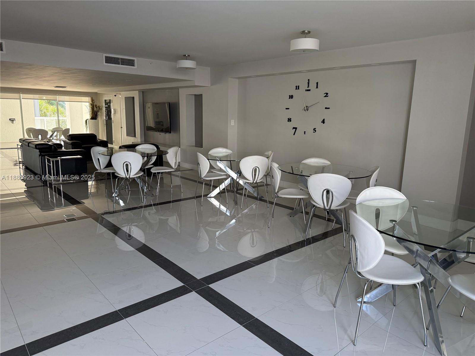 GOLDEN BAY CLUB CONDO - Residential Lease