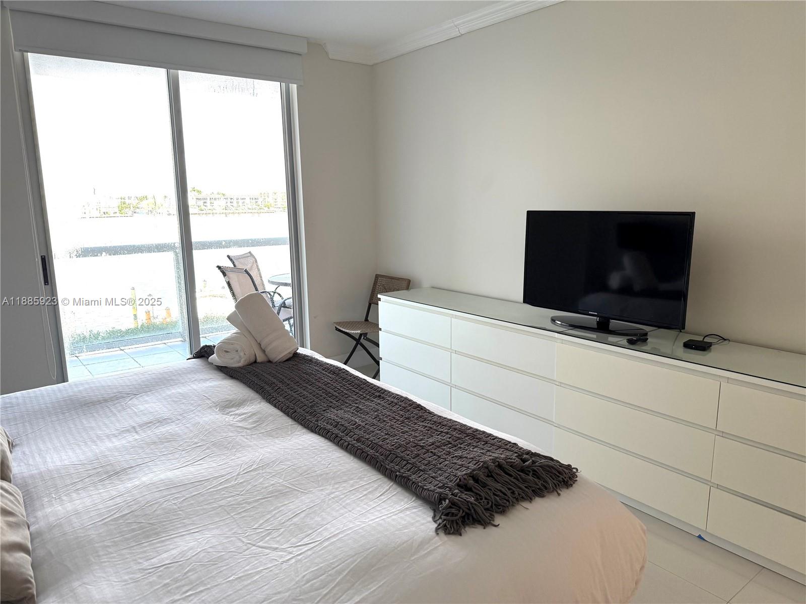 GOLDEN BAY CLUB CONDO - Residential Lease