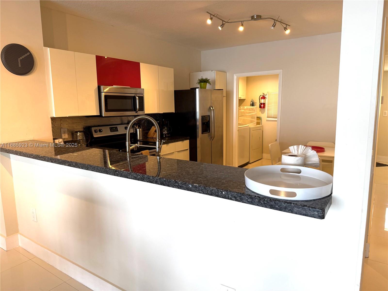 GOLDEN BAY CLUB CONDO - Residential Lease