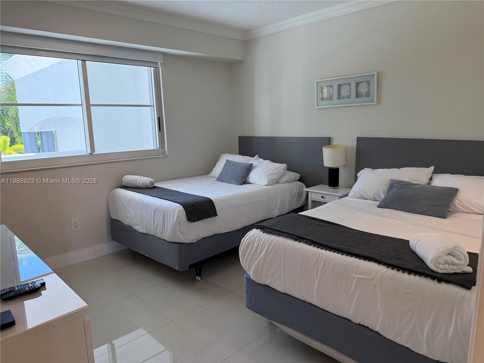 GOLDEN BAY CLUB CONDO - Residential Lease