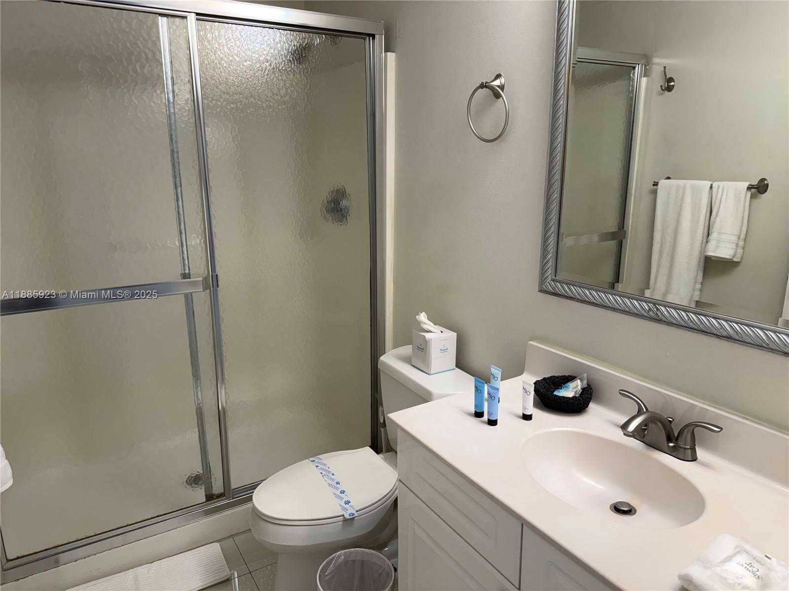 GOLDEN BAY CLUB CONDO - Residential Lease