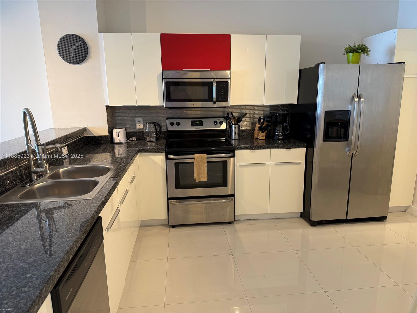 GOLDEN BAY CLUB CONDO - Residential Lease