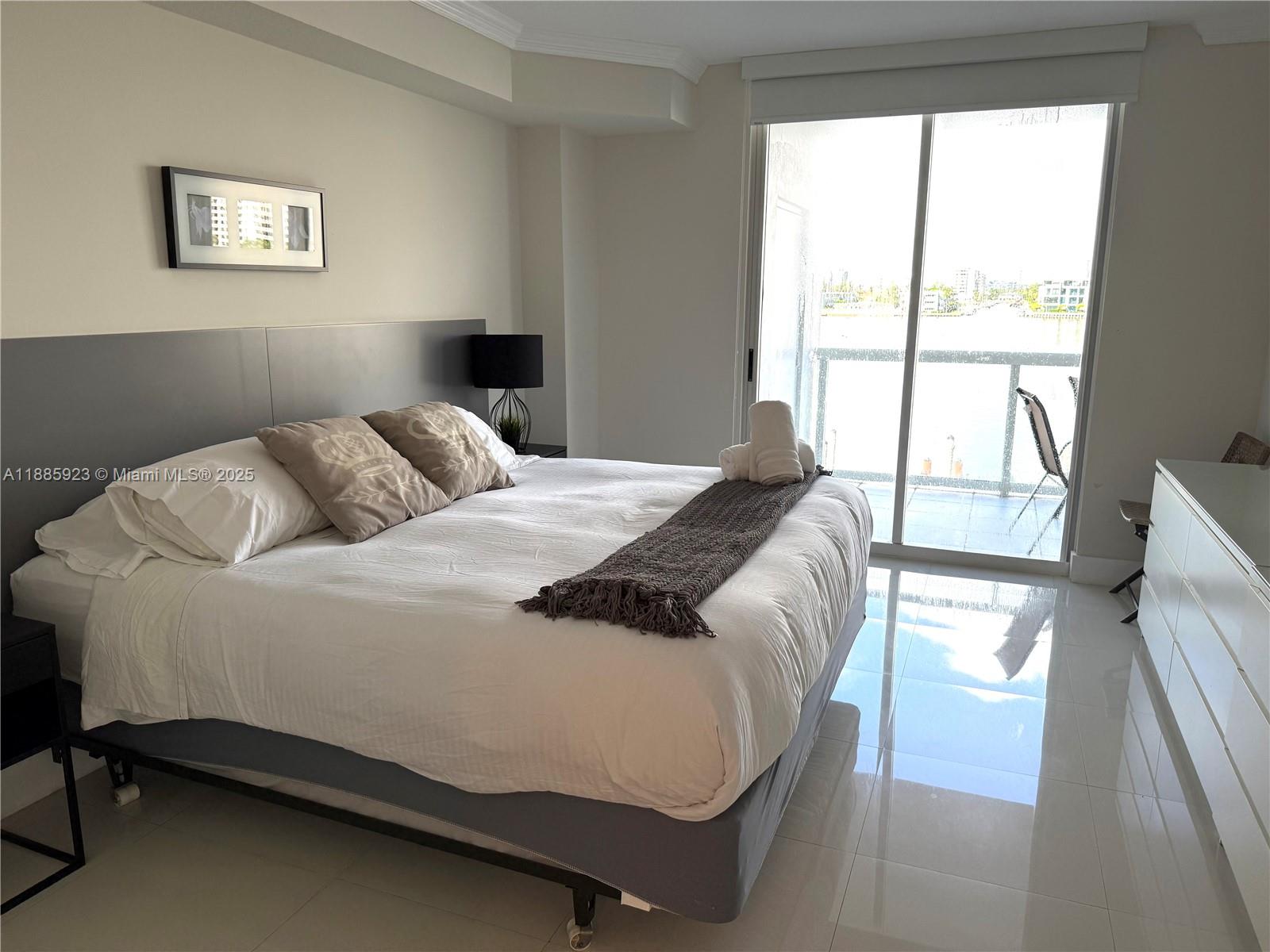 GOLDEN BAY CLUB CONDO - Residential Lease