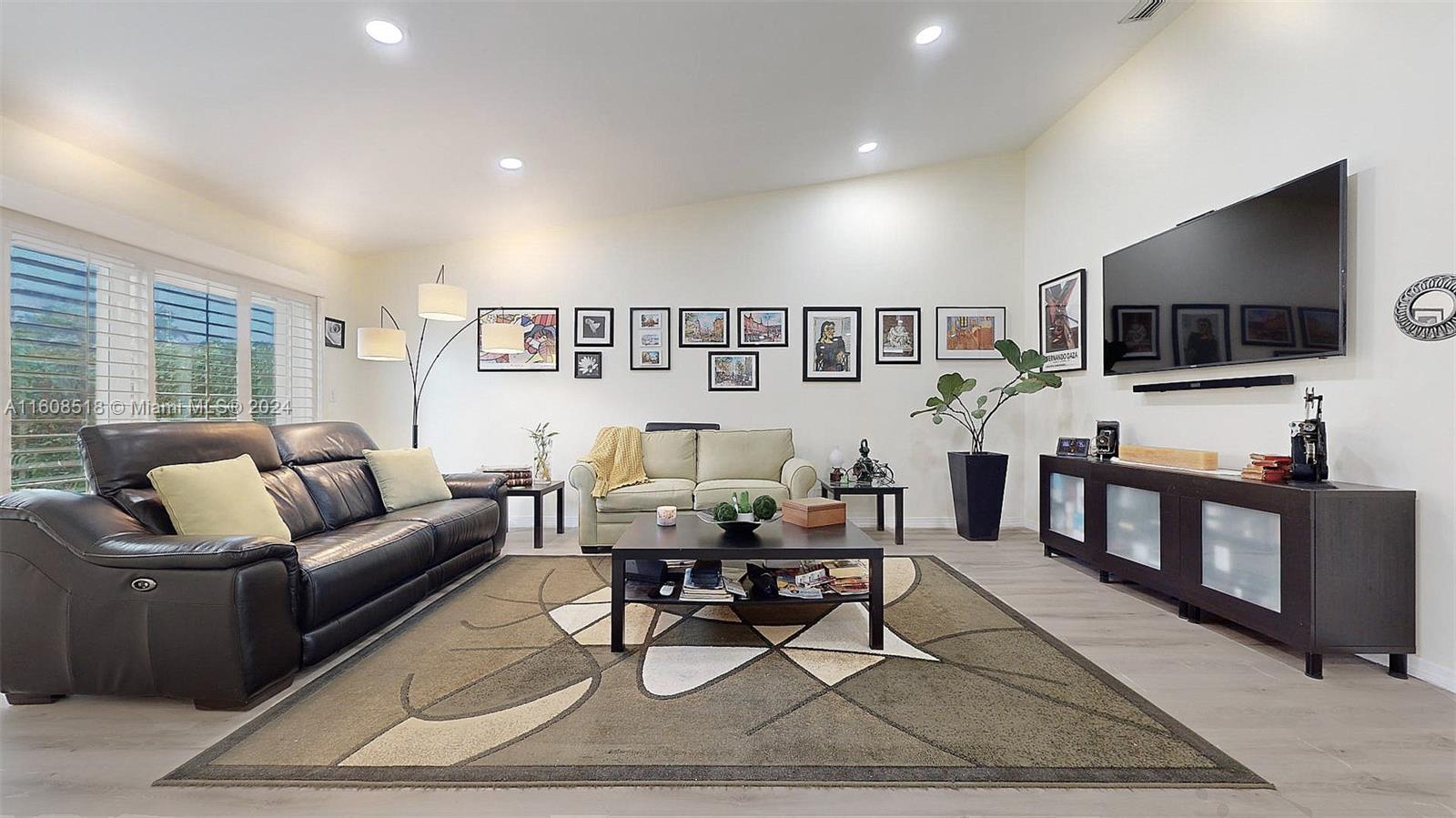 HAMMOCKS SEC 3 - Residential Lease