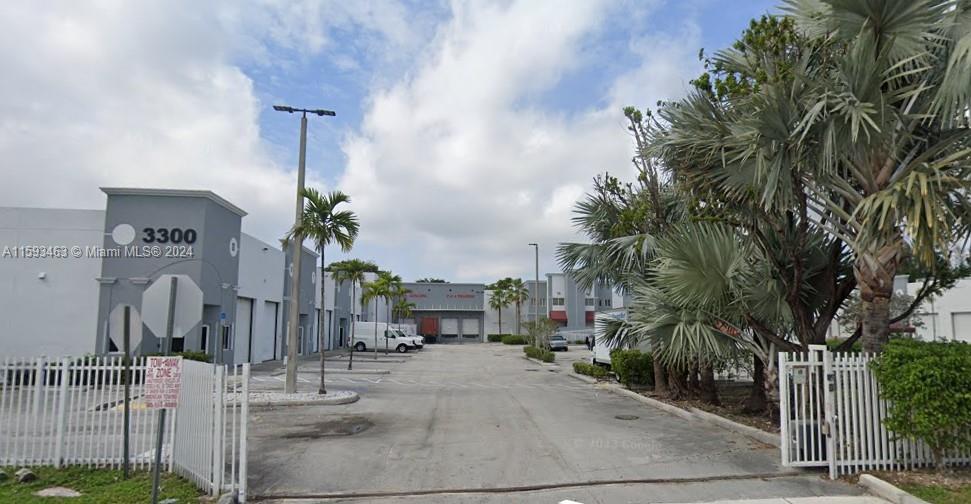 +/- 1,300 SF street level office/warehouse for RENT. It has almost 3 private offices and about 800sf of warehouse space.*****TENAT OCCUPIED UNTIL August 2024*****