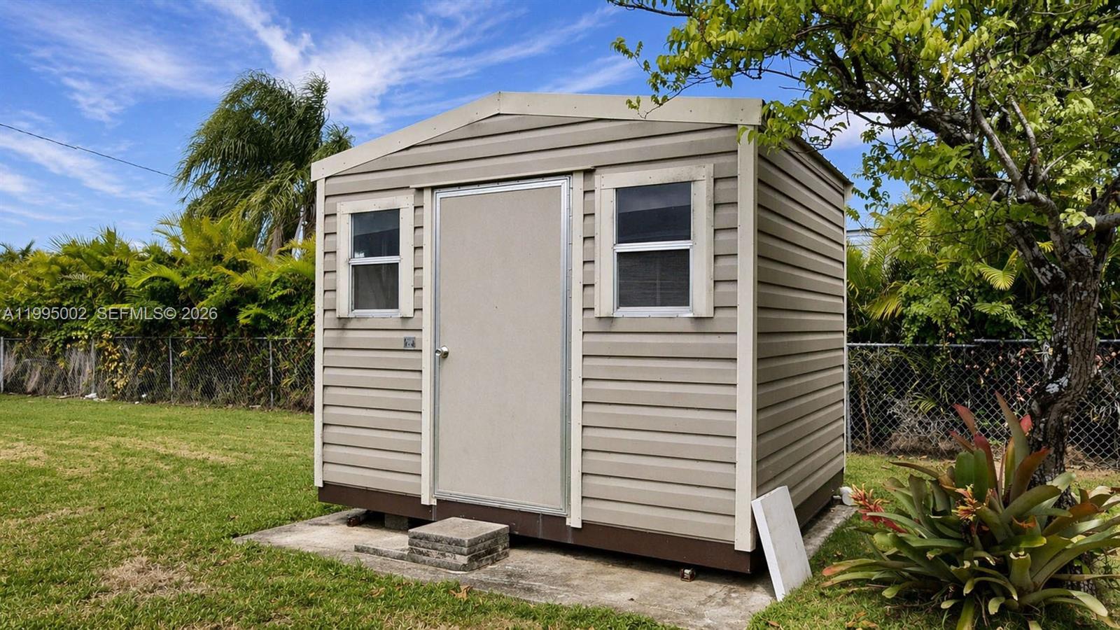 FAIRWAY ESTS SEC FIVE - Residential