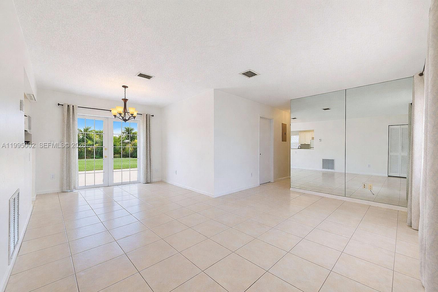 FAIRWAY ESTS SEC FIVE - Residential