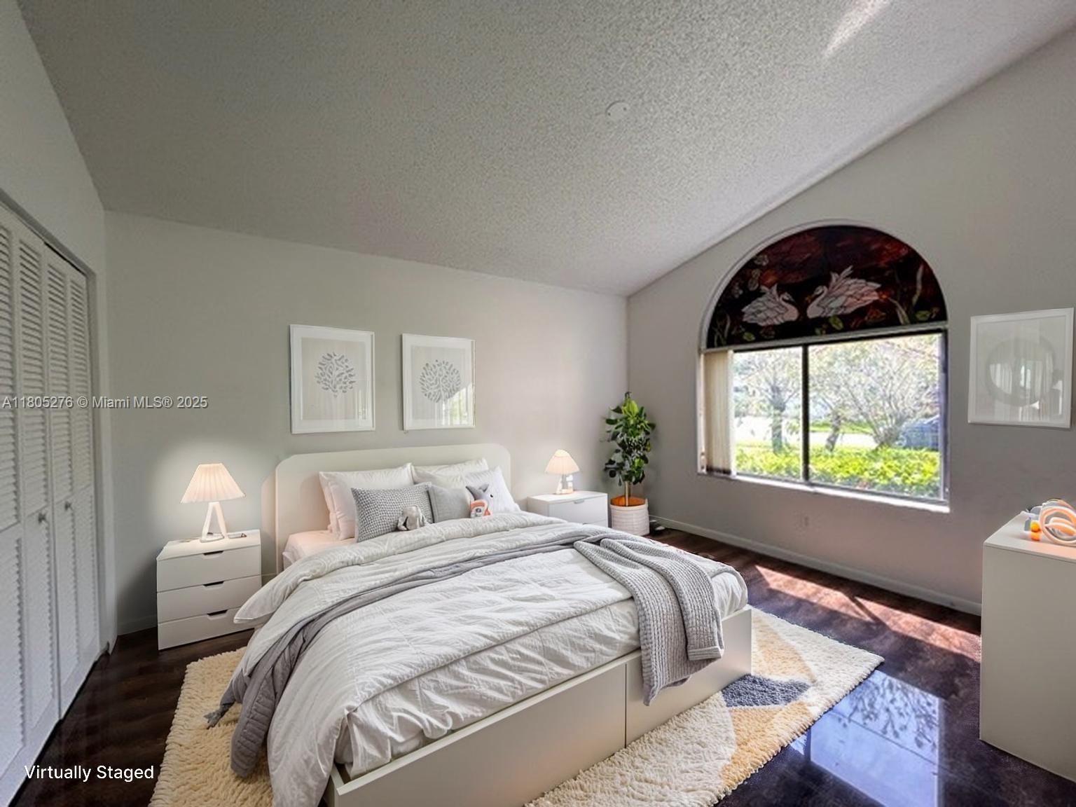EXECUTIVE ESTATES - Residential Lease