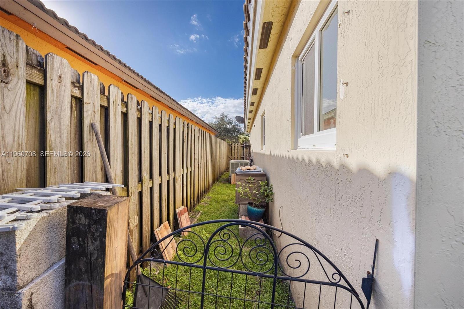 CHATEAU ROYAL ESTATES - Residential