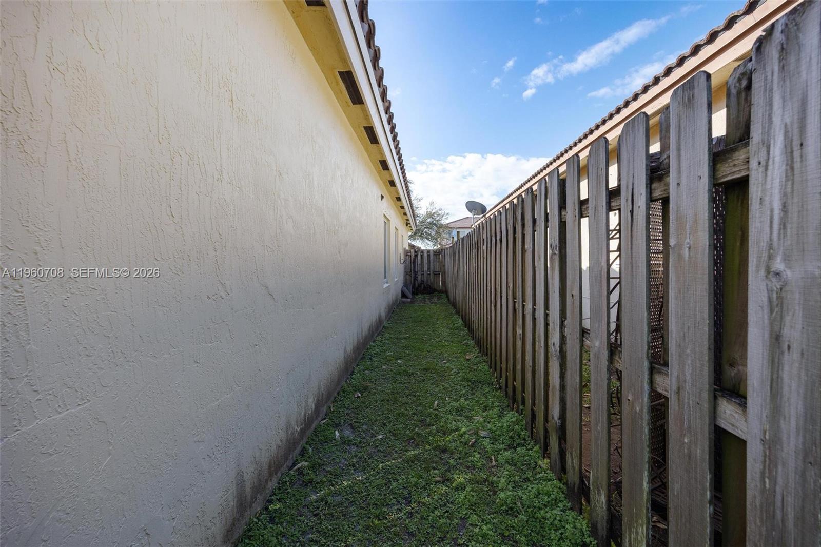 CHATEAU ROYAL ESTATES - Residential