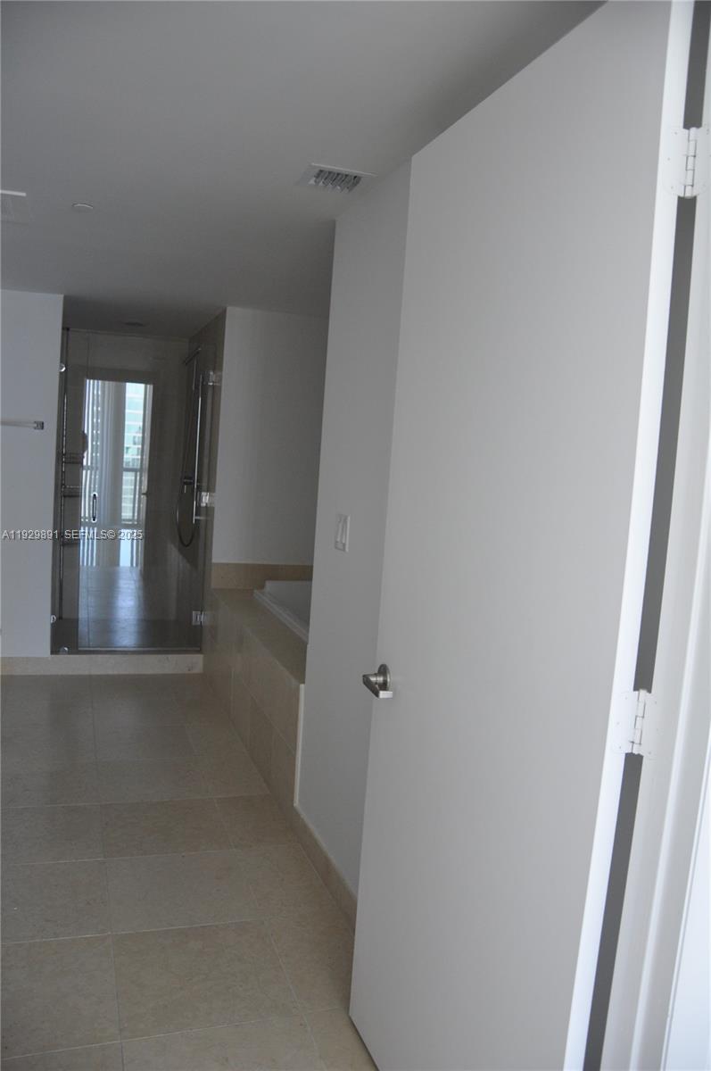ICONBRICKELL CONDO NO 1 - Residential