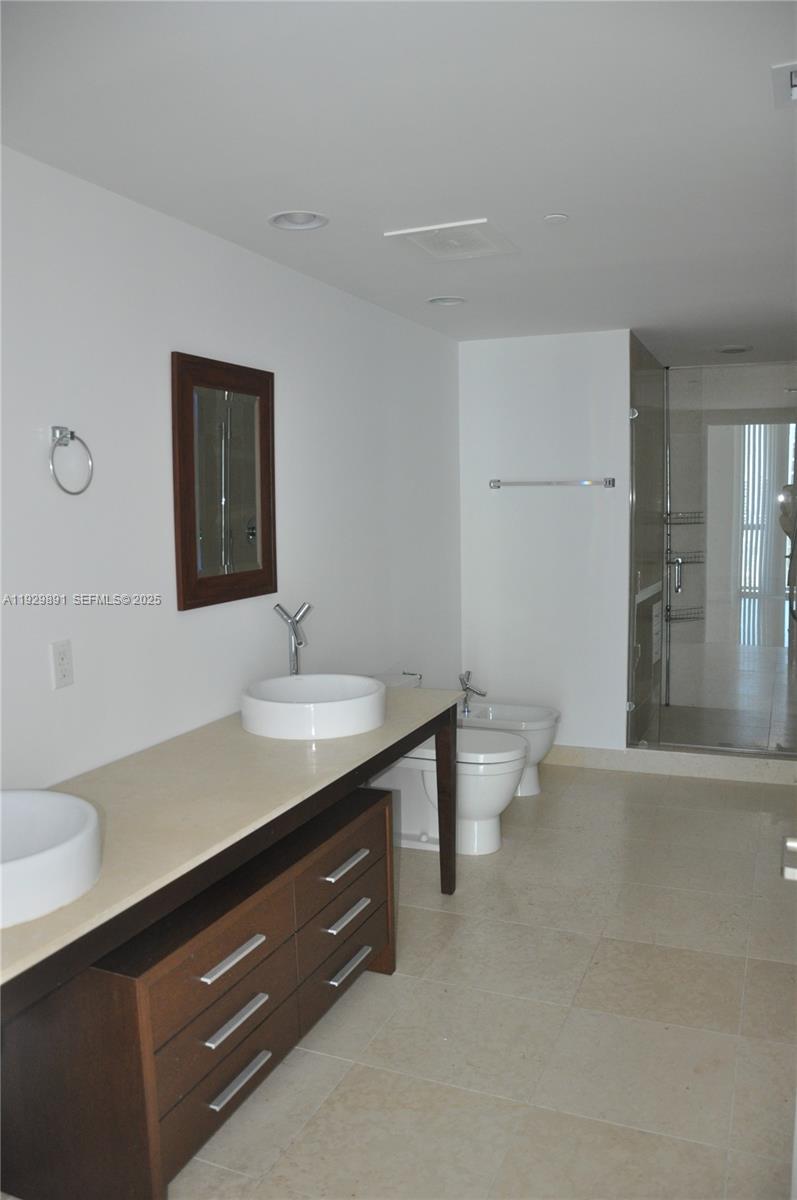 ICONBRICKELL CONDO NO 1 - Residential