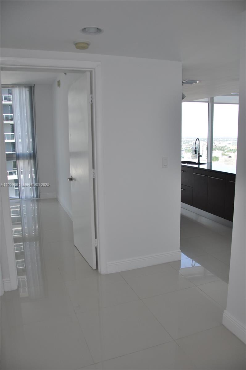 ICONBRICKELL CONDO NO 1 - Residential