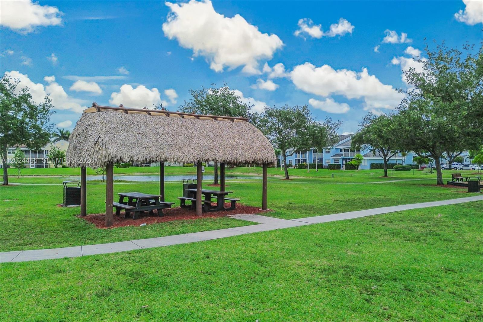 KEYS GATE CONDO NO ONE - Residential