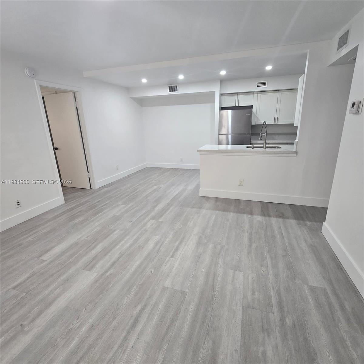 WINDING LAKE TWO AT WELLE - Residential Lease