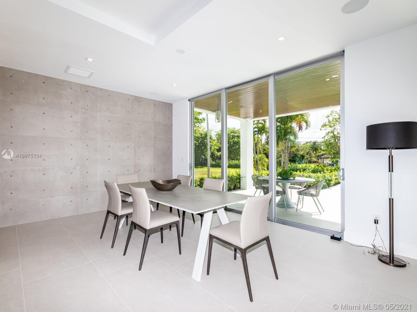 TOWN & RANCH ESTS - Residential