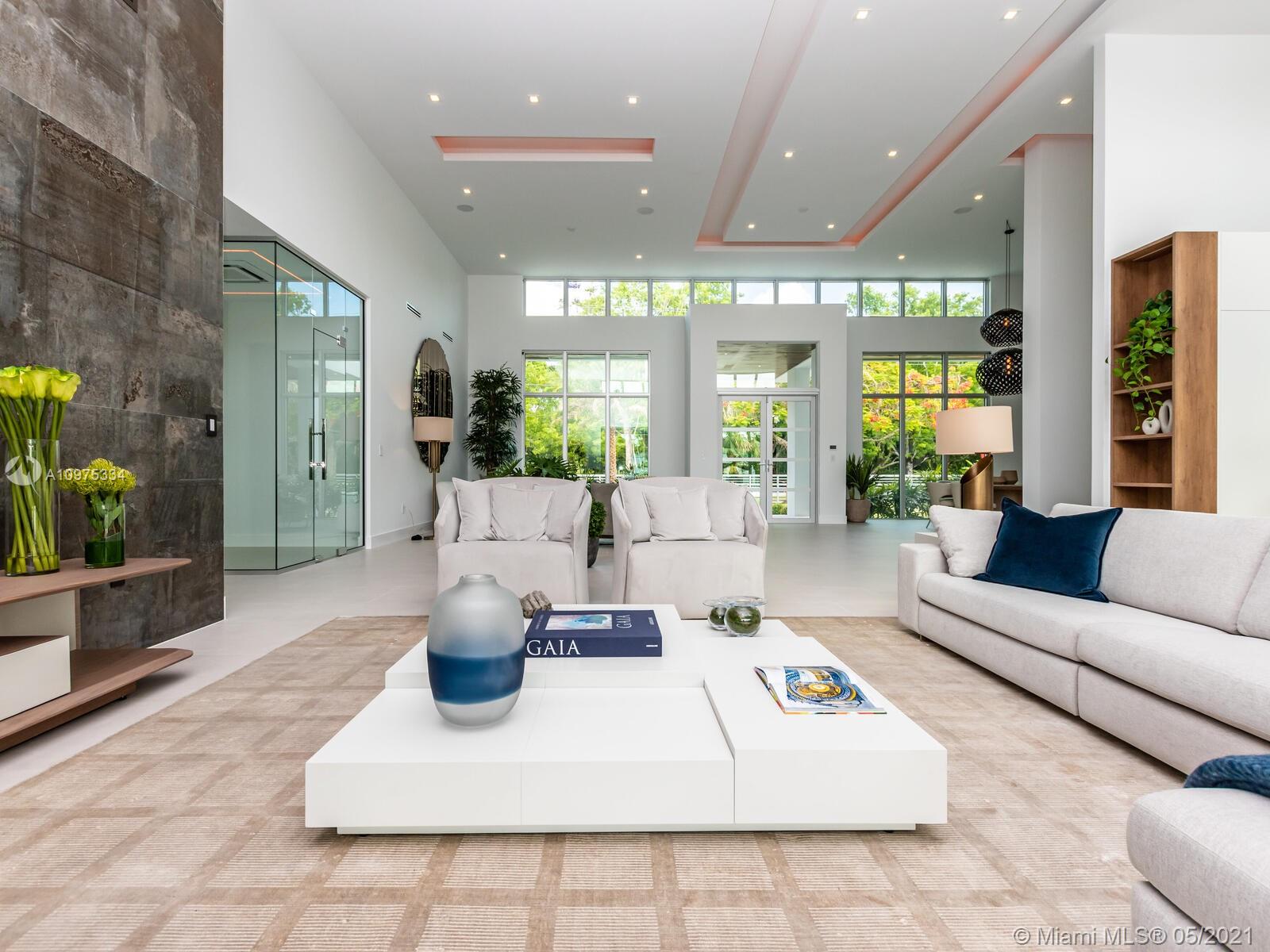 TOWN & RANCH ESTS - Residential