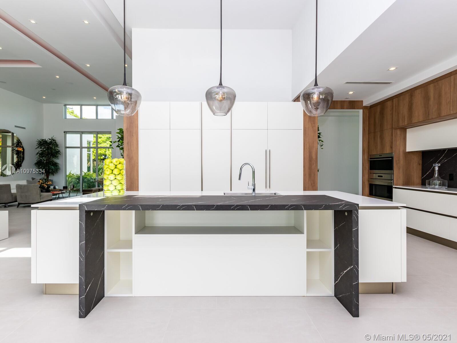 TOWN & RANCH ESTS - Residential