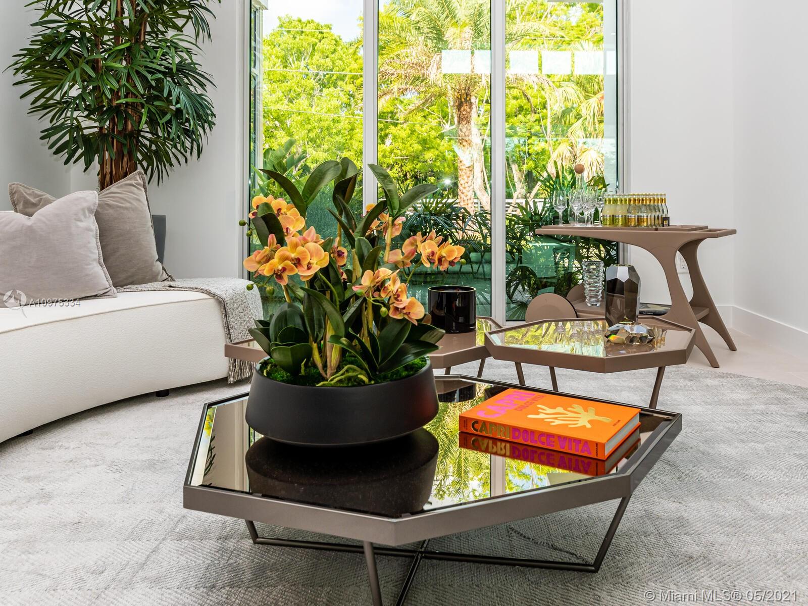 TOWN & RANCH ESTS - Residential