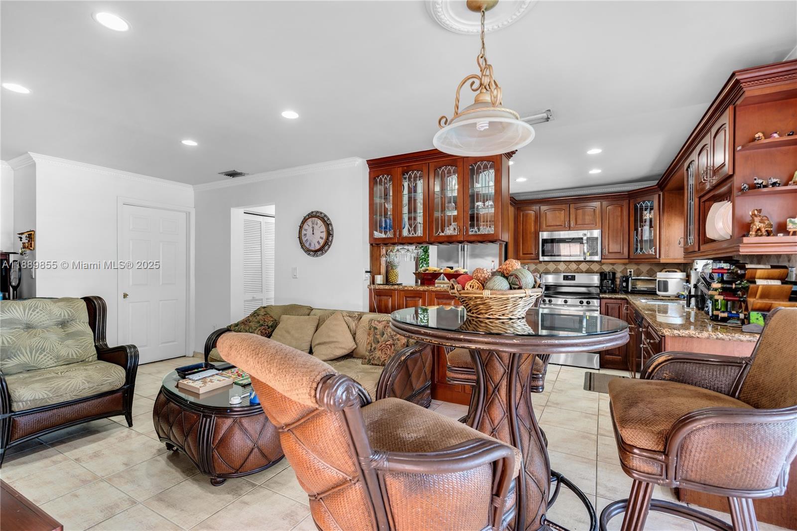 LAKESIDE AT THE HAMMOCKS - Residential