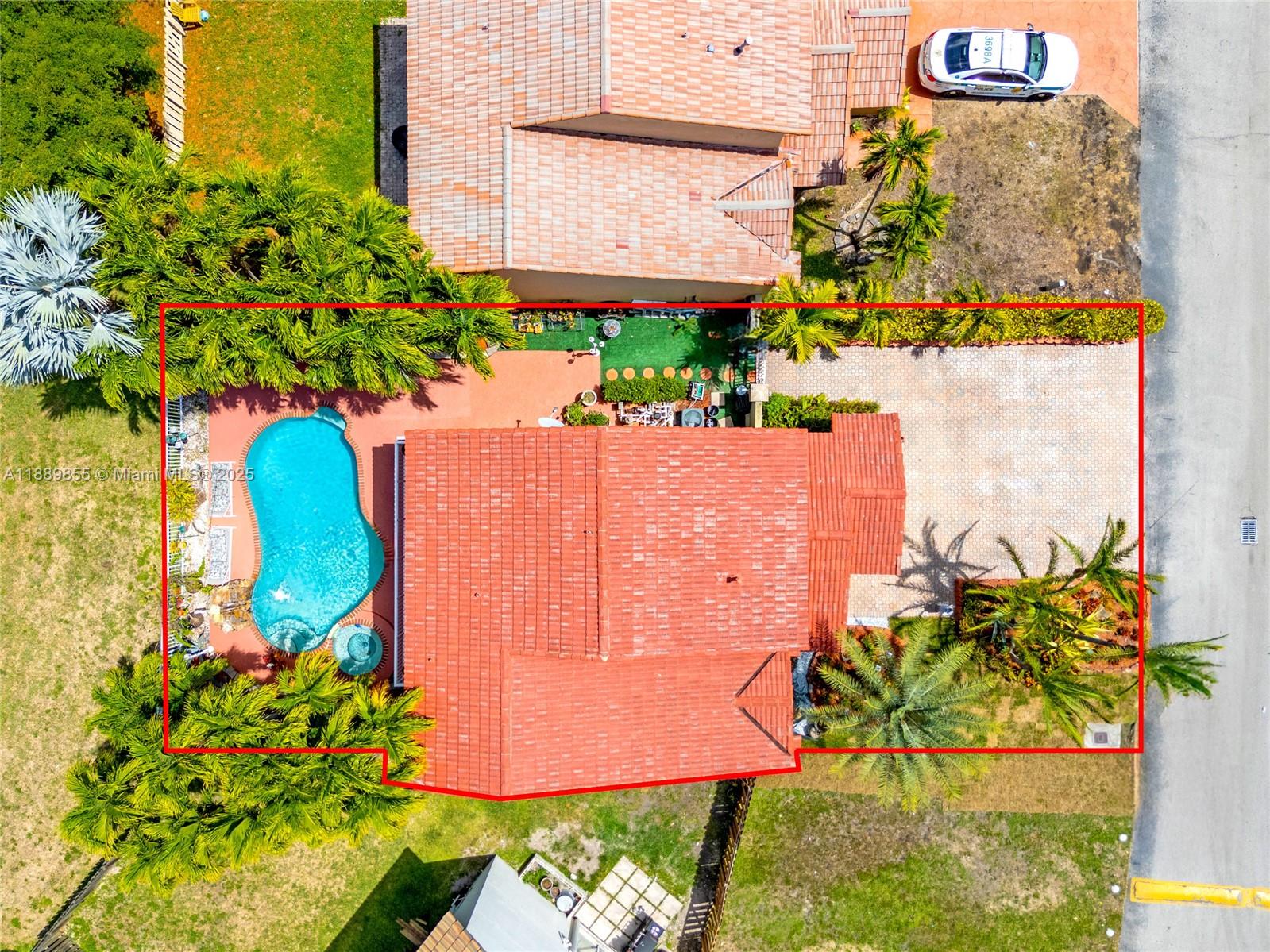 LAKESIDE AT THE HAMMOCKS - Residential