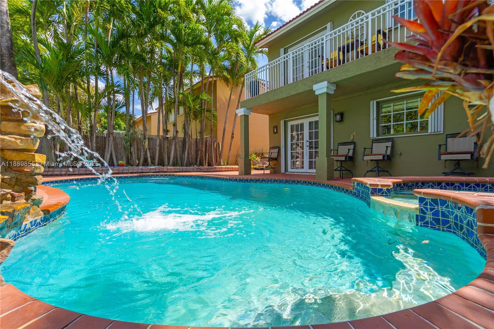 LAKESIDE AT THE HAMMOCKS - Residential