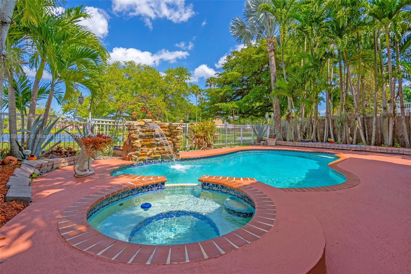 LAKESIDE AT THE HAMMOCKS - Residential