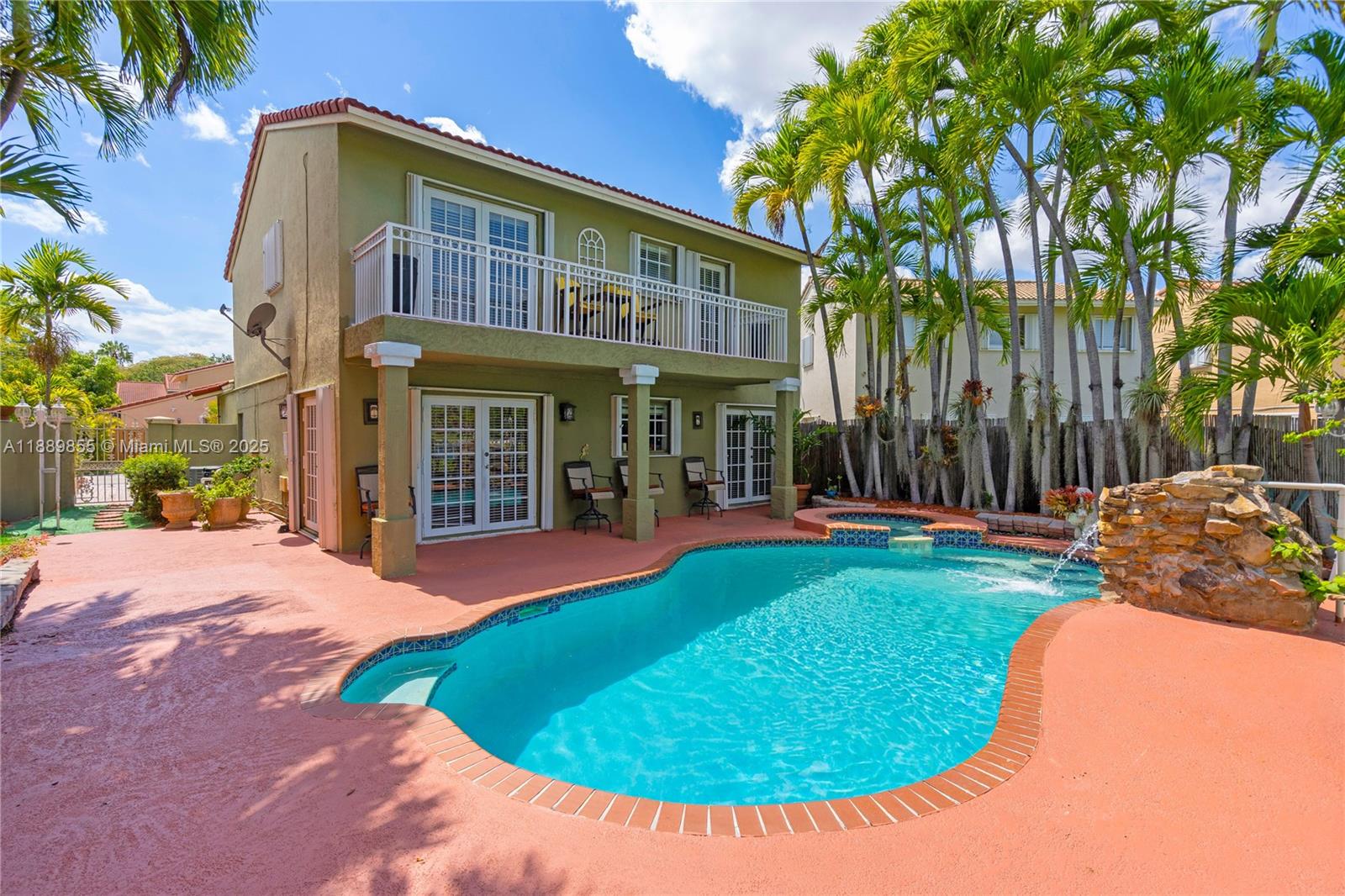 LAKESIDE AT THE HAMMOCKS - Residential