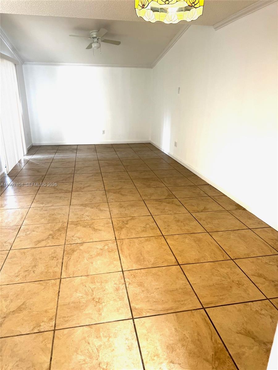 SNAPPER CREEK TOWNHOUSES - Residential