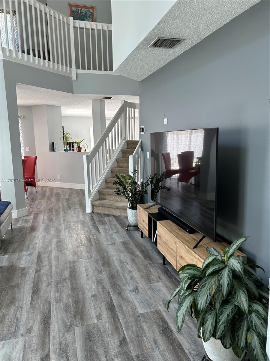 HILLSBORO COUNTRY CLUB - Residential