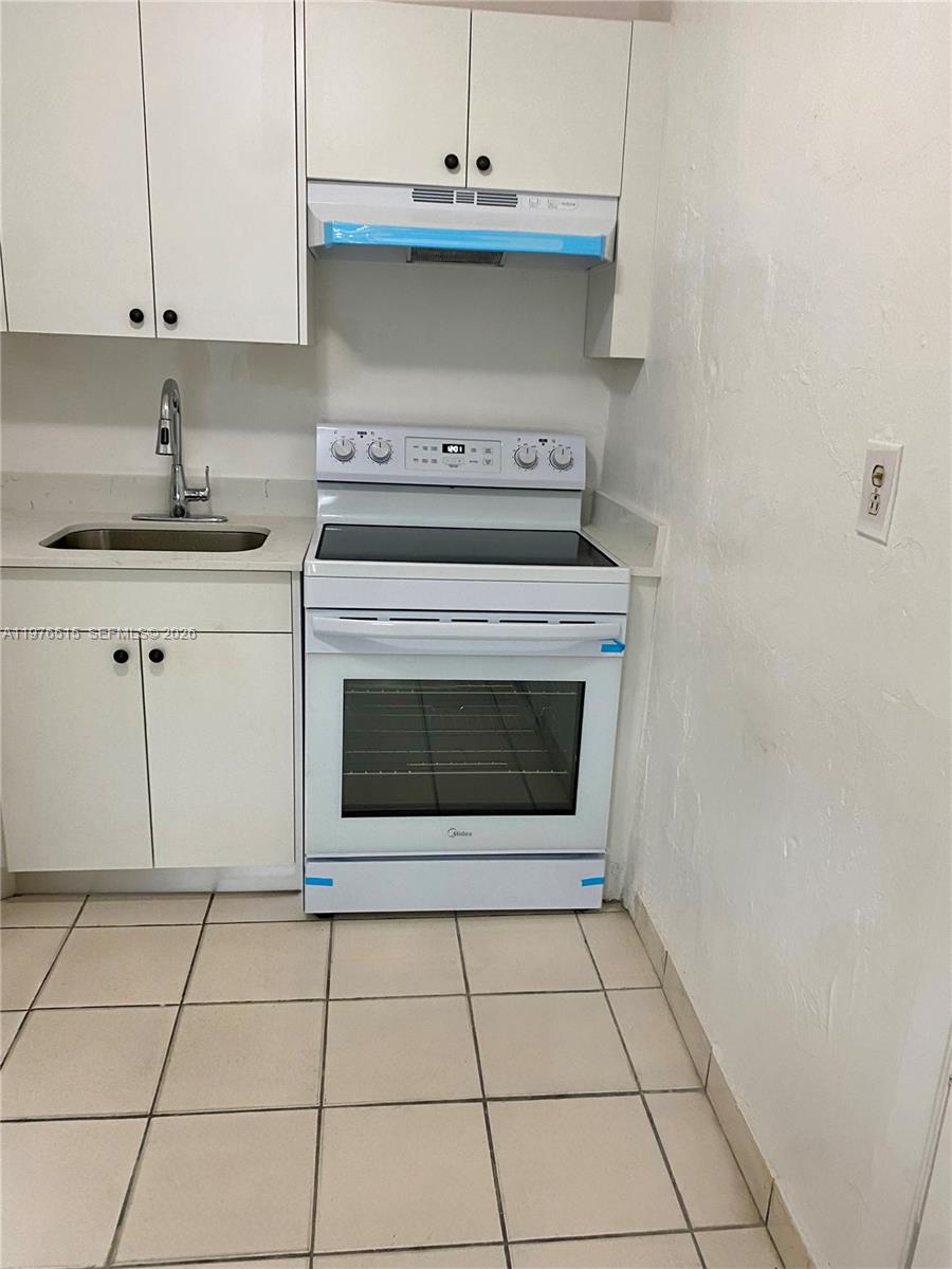 LAWNVIEW - Residential Lease