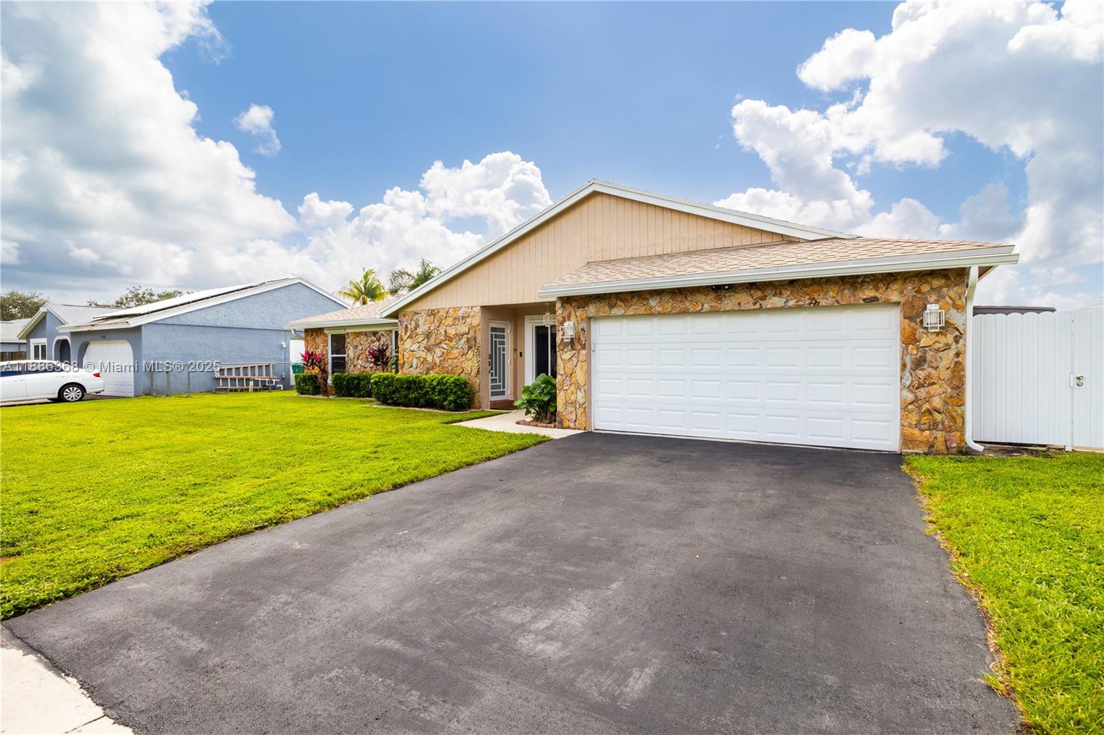 FLAMINGO GARDENS-PHASE TW - Residential