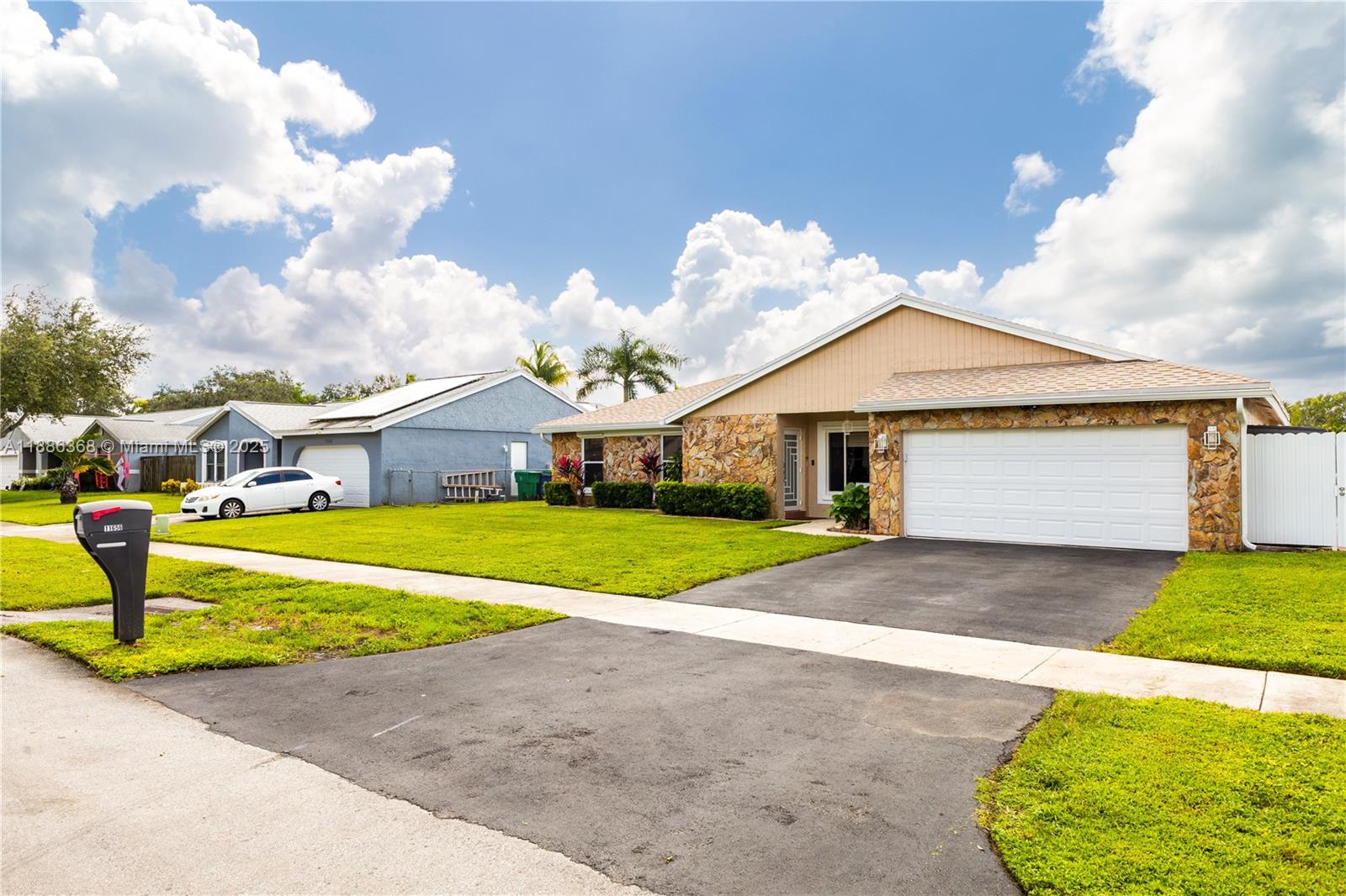 FLAMINGO GARDENS-PHASE TW - Residential