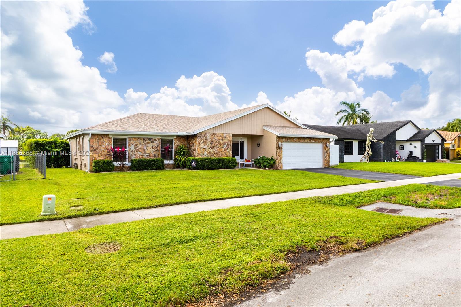 FLAMINGO GARDENS-PHASE TW - Residential