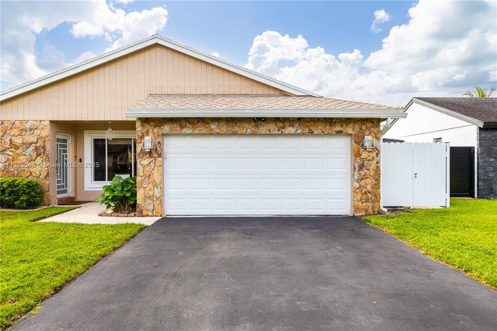 FLAMINGO GARDENS-PHASE TW - Residential