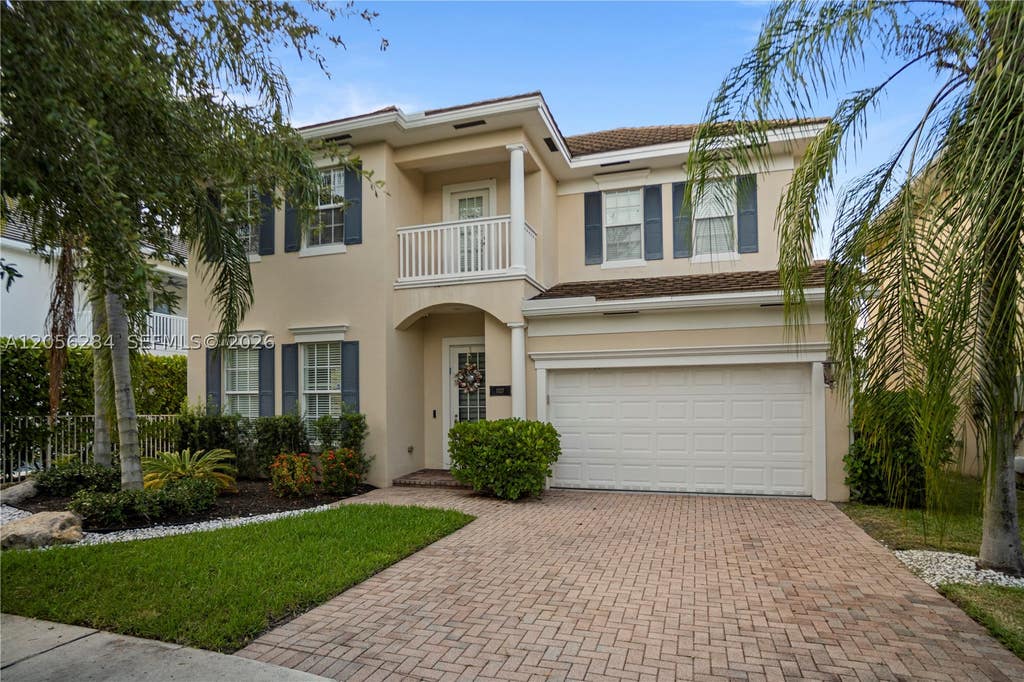 Photo of 1327 SW 21st Ct, Fort Lauderdale, FL 33315 (MLS # A12056284)