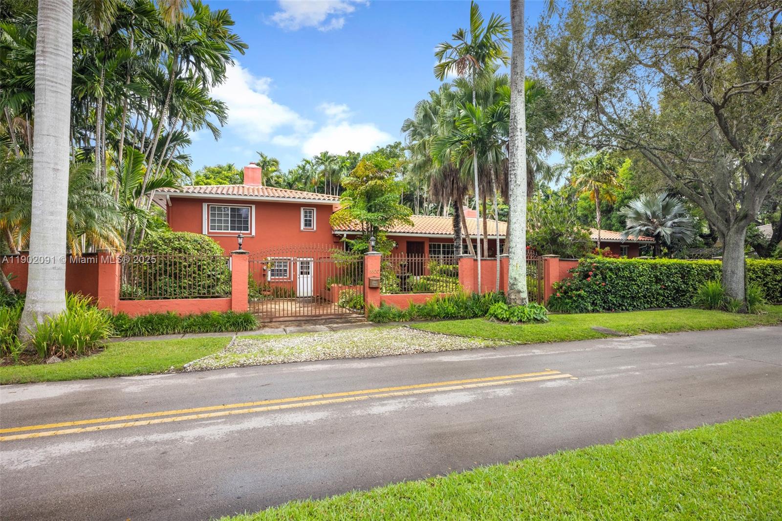 NATOMA MANORS RE SUB - Residential Lease