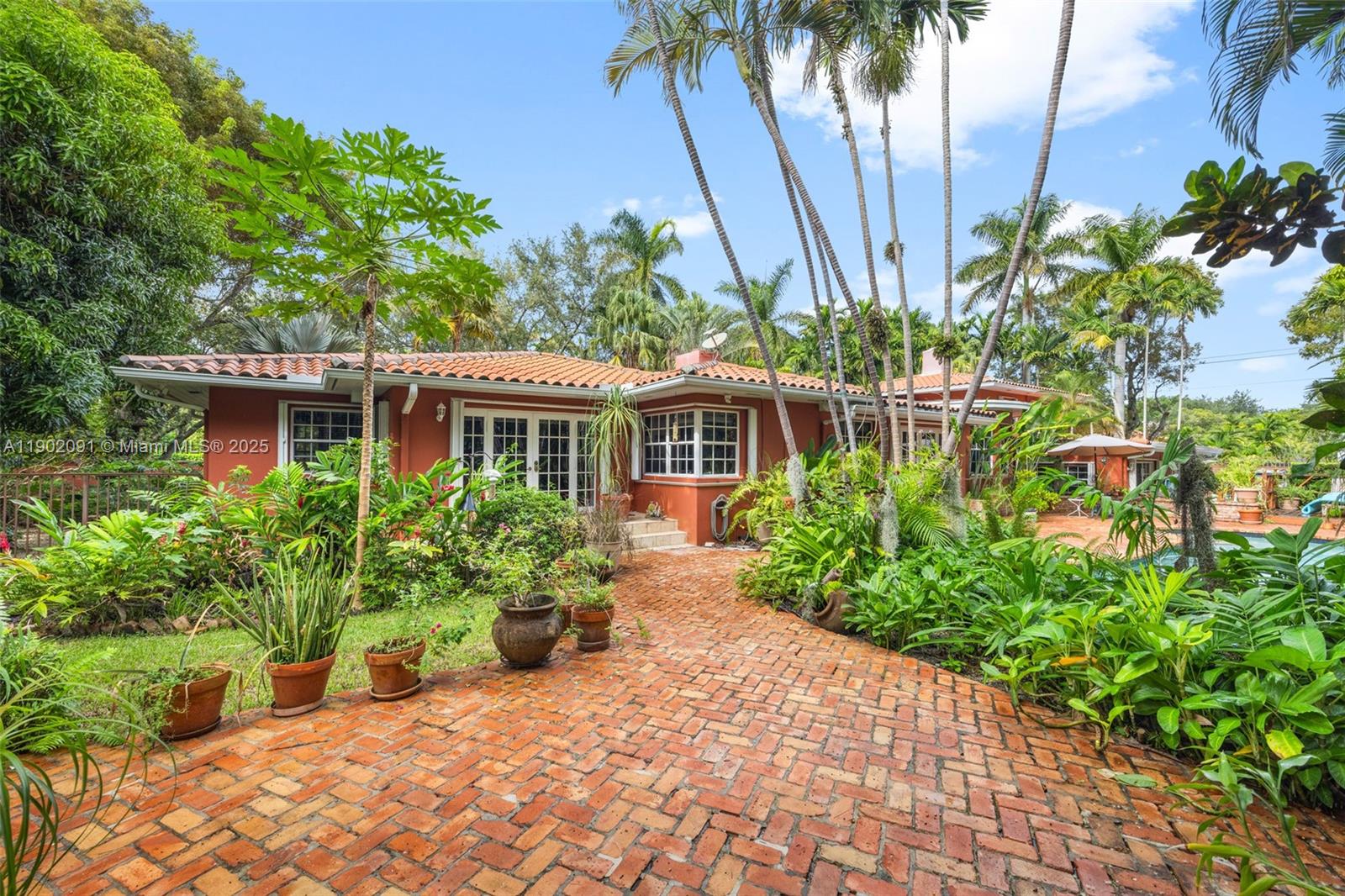 NATOMA MANORS RE SUB - Residential Lease